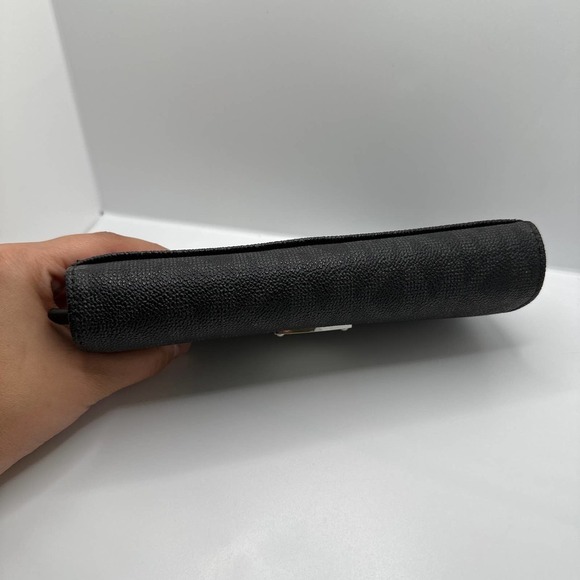 MICHAEL KORS Black Signature Wallet - Picture 4 of 10